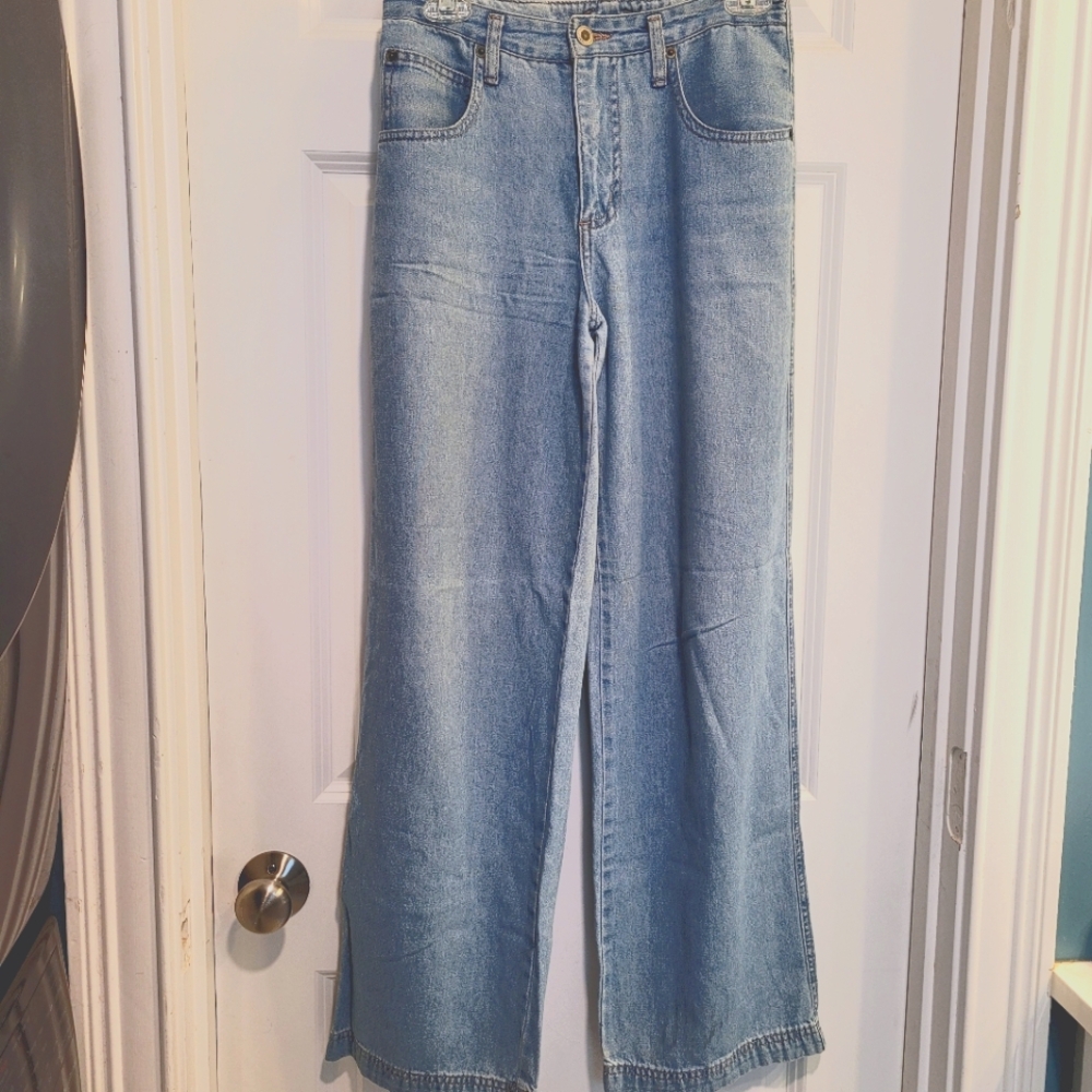 Straight-cut summer jeans